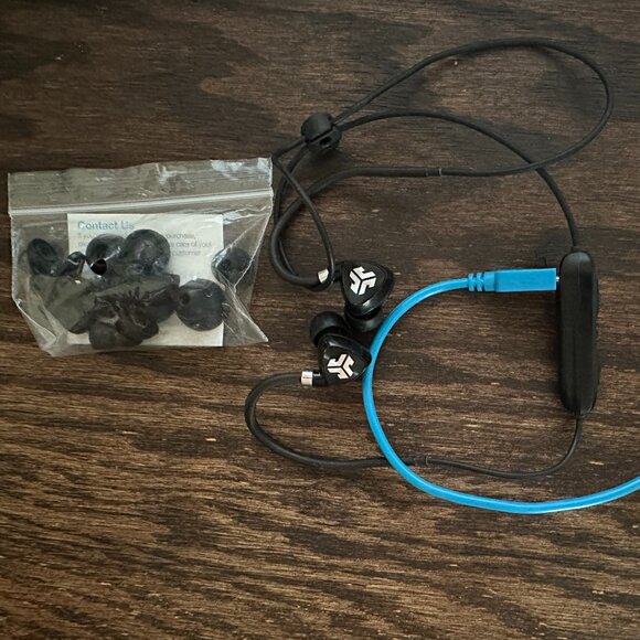 JLab Fit Sport Fitness Earbuds Wireless In Ear Headphones Black Buds Bluetooth - Picture 1 of 5